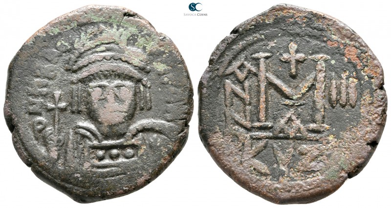 Heraclius AD 610-641. Cyzicus
Follis Æ

30 mm., 11,76 g.



very fine