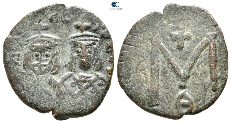 Michael II with Theophilus AD 820-829. Syracuse
Follis Æ

23 mm., 4,71 g.

...