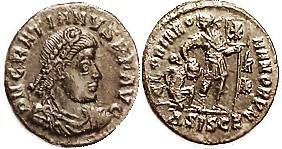 GRATIAN , Æ3, GLORIA ROMANORVM, Ruler hldg labarum & dragging captive, Delta-SIS...