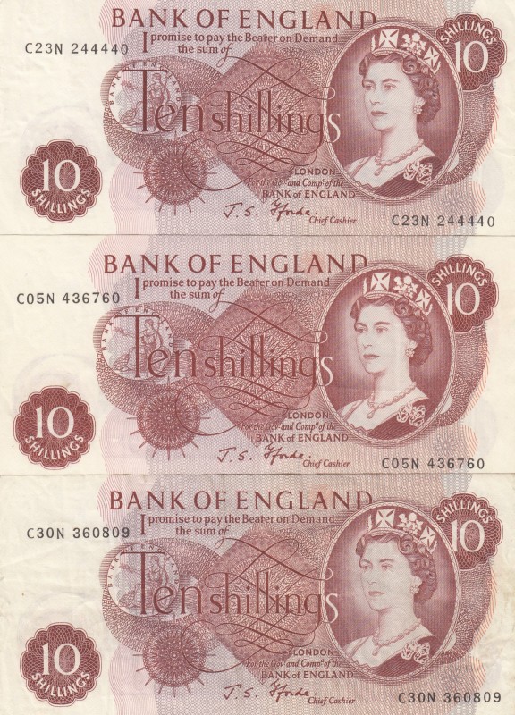 Great Britain, 10 Shillings, 1967, XF, p373c, (Total 3 banknotes)
Signature F.F...