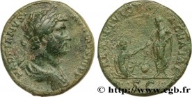 HADRIAN
Type : Dupondius 
Date : 136 
Mint name / Town : Rome, commémoration des voyages 
Metal : bronze 
Diameter : 26,5  mm
Orientation dies : 6  h....