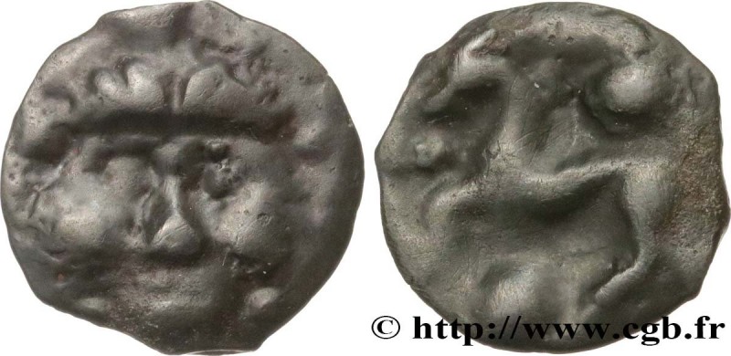 GALLIA - BELGICA - PARIS AREA
Type : Potin à la tête de face 
Date : c.70-50 AC....