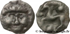 GALLIA - BELGICA - PARIS AREA
Type : Potin à la tête de face 
Date : c.70-50 AC. 
Metal : potin 
Diameter : 17  mm
Orientation dies : 3  h.
Weight : 2...