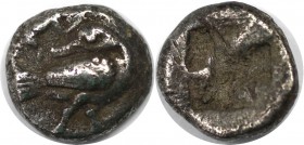 Diobol 500 v. Chr 
Griechische Münzen, MACEDONIA. EION. Diobol (?) um 500 v. Chr, Vs: Gans nach rechts mit zurück gewendetem Kopf, oben links Eidechs...
