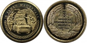 Medaille 2000 
Deutsche Münzen und Medaillen ab 1945, BUNDESREPUBLIK DEUTSCHLAND. 10 Jahre Mauerfal. Medaille 2000, 0.585 Gold. 0.5g. Polierte Platte...