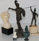 Lot von 5 stück 
Kunst und Antiquitäten / Art and antiques. Sammlung Griechenland. Speerwerfer 2 stück (31.5 cm, 26 cm), Büste weißer Marmor 2 Stück ...