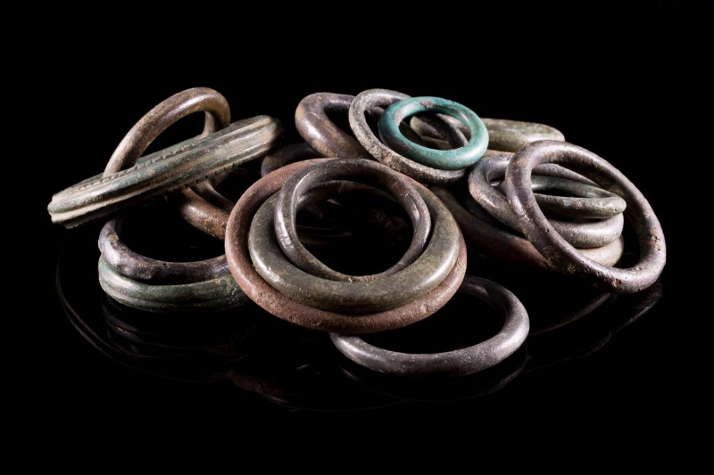 Lot of 24 Celtic Bronze "Ring Money", c. 100 BC - 300 AD. Various diameters (20-...
