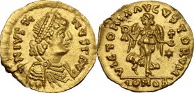 Ostrogothic Italy, Theoderic (493-526).. AV Tremissis in the name of Justin I, Rome mint, c. 518-526 AD