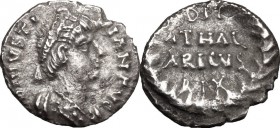 Ostrogothic Italy. Athalaric (526-534).. AR 1/4 Siliqua in the name of Justinian I, Ravenna mint