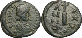Justinian I (527-565).. AE 10 Nummi, Perugia (?) mint