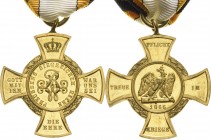 Orden deutscher Länder Preußen
Erinnerungskreuz "Treuen Kriegern 1866" Verliehen 1866-1867. Bronze. 40,8 x 35,5 mm, 10,8 g. Am neueren Band Nimmergut...