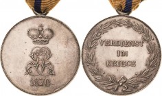 Orden deutscher Länder Schwarzburg-Rudolstadt
Ehrenmedaille für Kriegsverdienst 1870 Verliehen 1870-1907. Silber. 37,5 mm, 27,2 g. Am Band Nimmergut ...