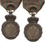 Ausländische Orden und Ehrenzeichen Frankreich
St. Helena-Medaille Gestiftet 12.8.1857. Bronze. An grün-rotem Band (leicht gebraucht) Barac 249 Vorzü...