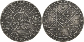 Alchemie und Aberglaube
 Zinnamulett o.J. (17. Jhd.) Zur Austreibung der bösen Geister. Pentagramm im Kreis mit Symbolen, TETRAGRAMMATON + AGLA + IEC...