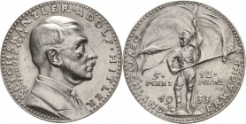 Drittes Reich
 Versilberte Weißmetallmedaille 1933 (Karl Goetz) Machtergreifung durch Adolf Hitler. Brustbild Hitlers nach rechts / Soldat mit wehend...