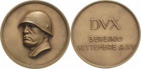 Drittes Reich
 Bronzemedaille 1937 (unsigniert) Besuch Benito Mussolini in Berlin. Kopf mit Helm nach links / 3 Zeilen Schrift. 50,4 mm, 47,34 g Sehr...