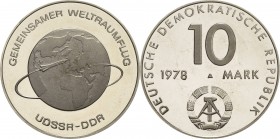 Gedenkmünzen Polierte Platte
 10 Mark 1978. Weltraumflug. Lose in Kapsel Jaeger 1568 Selten. Minimal berieben, Polierte Platte