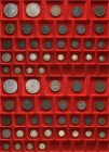 Italien
Lot-31 Stück Sammlung von Münzen zur Zeit Napoleons. Vom 5 Lire bis zum Soldo. Großteils Münzen mit dem Porträt Napoleons. Darunter u.a.: 5 L...