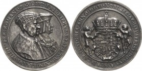 Habsburg
Ferdinand I. 1521-1564 Silbergussmedaille 1531 (späterer Guss) (Utz Gebhart) Auf seine Vorfahren. Brustbilder Maximilians I. und Friedrichs ...