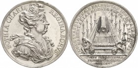 Brandenburg-Preußen
Friedrich I. 1701-1713 Silbermedaille 1705 (Spätere Prägung des 19. Jhd.) (Wermuth) Tod seiner Frau Sophia Charlotte in Hannover....
