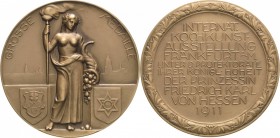 Frankfurt am Main
 Bronzemedaille 1911 (unsigniert) Große Medaille der Internationalen Kochkunst-Ausstellung. Halbnackte weibliche Personifikation mi...