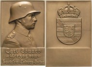 Sachsen-Coburg-Gotha
Carl Eduard 1905-1918 Bronzeplakette o.J. Auf den 1. Weltkrieg. Carl Eduard in Soldatenuniform nach rechts / Wappen. 75 x 50,5 m...