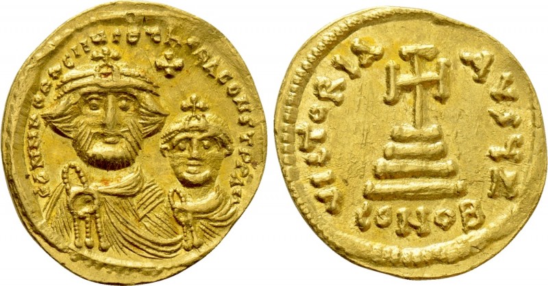 HERACLIUS with HERACLIUS CONSTANTINE (610-641). GOLD Solidus. Constantinople. 
...