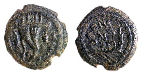 HEROD ARCHELAUS, 4 BCE – 6 CE Bronze, 19.0 mm. Obverse: Double cornucopiae, ΗPWΔ...