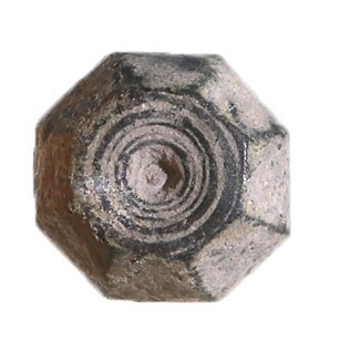 A BARREL-SHAPED BRONZE WEIGHT Islamic Period, 7th-12th cent. CE. 29.34 gr. 15.4 ...