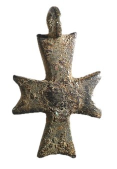 A BRONZE CROSS PENDANT Byzantine Period, 4th-7th century CE. 3.6 cm high. With n...