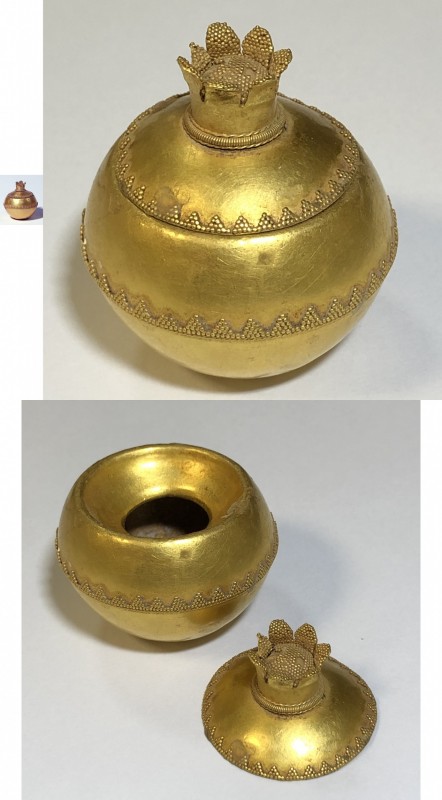 A GOLD POMEGRANATE PYXIS Phoenician-Punic, 7th-6th century BCE. 19.83 gr. 3.8 cm...