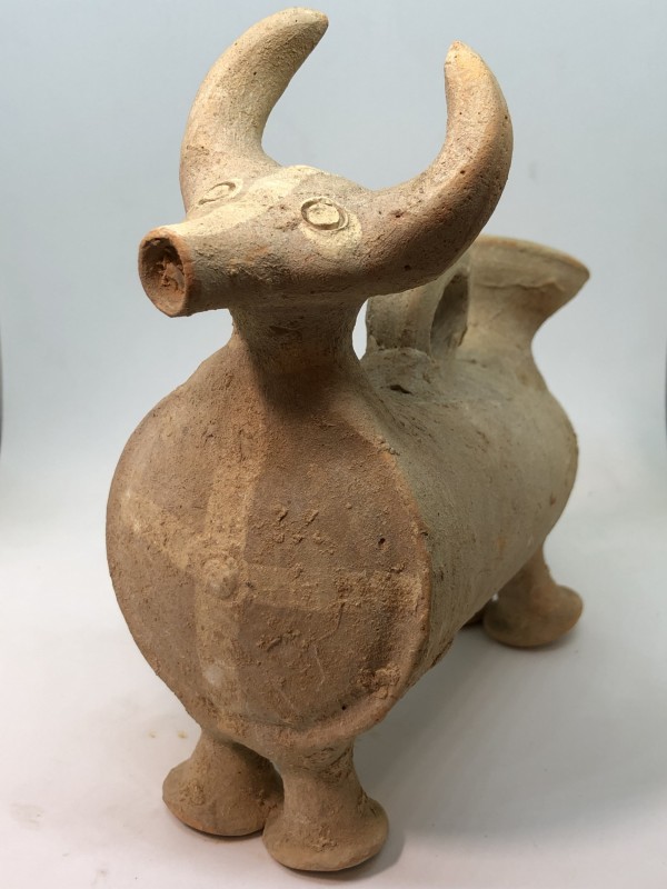 A ZOOMORPHIC TERRACOTTA ASKOS Byzantine Period, 4th-6th century CE. 14.5 cm long...