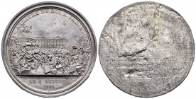 Médaille uniface commémorant l'arrivée de la famille royale à Paris 1789, Plomb 86.68 g. 86 mm par Andrieu
Avers : ARRIVÈE DU ROI A PARIS arrivée de l...