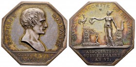 Jeton octagonal en argent, Caisse d'escompte du Commerce, Paris, 1802, AG 19.42 g. 35 mm par Andrieu 
Avers : NAPOLEON BONAPARTE Buste à droite, ANDRI...