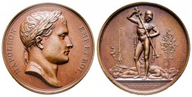 Médaille en bronze, Bataille de Friedland, Paris, 1807, AE 33.93 g. 40.5 mm parAndrieu & Galle
Avers : NAPOLEON EMP ET ROI 
Revers : L'empereur, tel u...