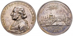 Médaille en argent, Hommage de Frankforte à Carl von Dalberg, 1807, AG 27.75 g. 41. 3mm
Avers : CARL V G G F P D R B ET Z R S F Z A R F W & Buste à ga...