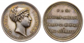 Médaille en argent, Premier Empire, la reine Hortense visite la Monnaie des Médailles, Paris, ND (1808), AG 6.31 g. 22.9 mm
Avers : ΟΡΤΗΣΙΑ ΒΑΣΙΛΙΣΣΑ ...