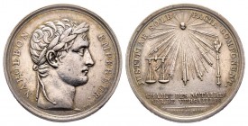 Médaille en argent, Chambre des notaires de Versailles, 1808, Versailles, AG 10,09 g. 28.1mm
Avers : NAPOLEON EMPEREUR 
Revers : JUSTITIAE SOLE PACTA ...