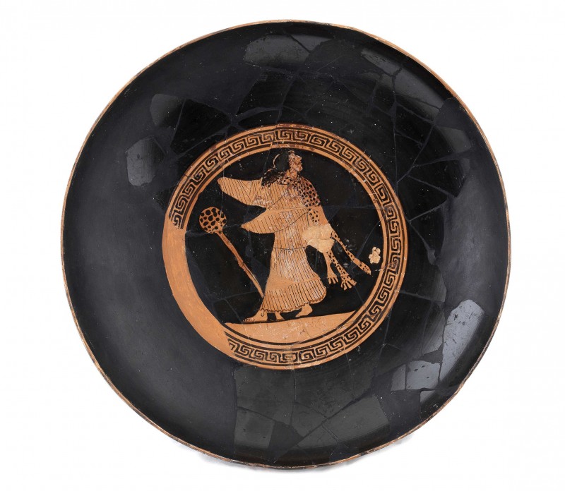 Attic red-figure kylix, End of 5th century BC; height cm 9,5; diam cm 23; In the...
