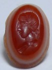 Romain - Intaille en cornaline - 100 / 300 ap. J.-C.
Intaille en cornaline avec la représentation d'un buste féminin. 13 mm.