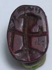 Romain - Intaille en cornaline - 100 / 300 ap. J.-C.
Intaille en cornaline avec la représentation d'un personnage debout stylisé. 7 mm.