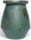 Romain - Pot en bronze - 200 / 400 ap. J.-C.
Grand pot en bronze à panse conique, probablement romain. 145x105 mm.