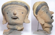 Précolombien - Mexique - Theotiuacan - Grande tête en terre cuite - 600 / 1000 ap. J.-C.
Très grande et belle tête en terre cuite de couleur brun cla...