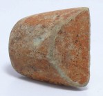 Néolithique - Equateur - Hâche polie - Vers 8000-5000 av. J.-C
Très belle petite hâche polie en pierre orangée, très beau tranchant, pas de manque. D...