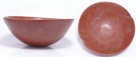 Précolombien - Equateur, culture Chorrera - Jatte - 1500 / 500 av. J.-C.
Belle jatte recouverte d'une engobe rouge, une trace de restauration. Hauteu...