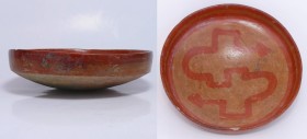 Précolombien - Equateur, culture Chorrera - Assiette en terre cuite - 1500 / 500 av. J.-C.
Très belle assiette en terre cuite recouverte d'une engobe...
