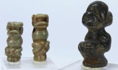 Caraïbes - Taino - Lot de 3 idoles en pierre - 14ème-17ème siècle
Lot de 3 idoles en pierre "zemis", considérées comme le "lieu de résidence", représ...