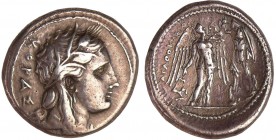 Sicile - Syracuse - Agathoclès - Tétradrachme (310-305 av. J.-C.)
A/ KOPAΣ Tête de Perséphone (ou Aréthuse) à droite.
R/ AΓAΘΟKΛΕIΟΣ Victoire à droi...