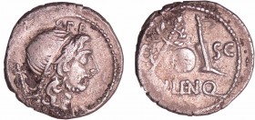 Cornelia - Denier (76-75 av. J.-C.)
A/ G.P.R. Buste barbu, diadémé et drapé du génie du peuple romain à droite, un sceptre sur l'épaule. 
R/ EX-S.C ...