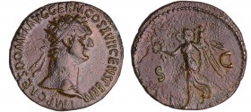 Domitien - Dupondius (95, Rome) - Victoire
A/ IMP CAES DOMIT AVG GERM COS XVII CENS PER PP. Tête laurée à droite. 
R/ S C Victoire marchant à gauche...